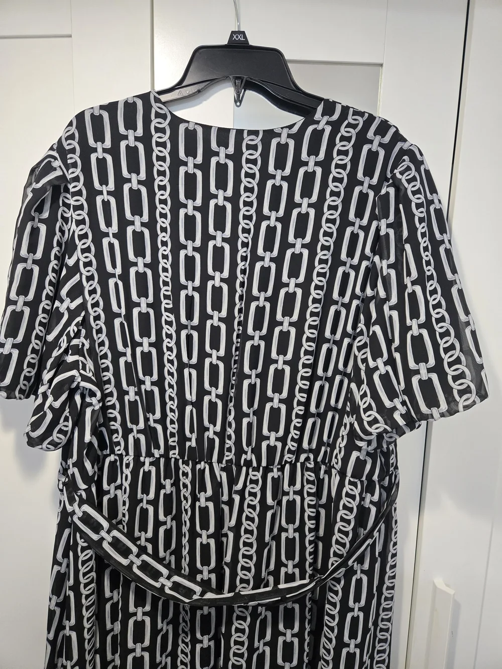 Black & White Chain-Print V-Neck Women's Dress